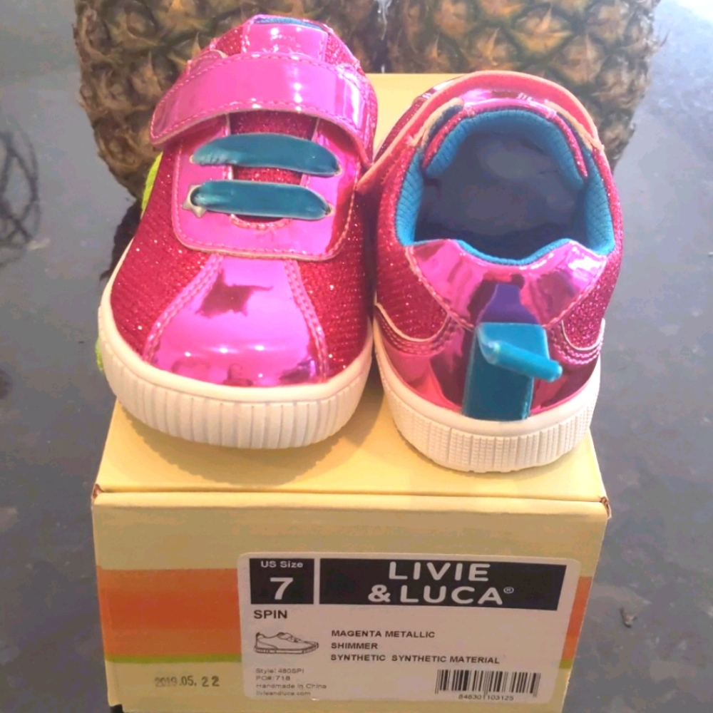 NWT in box Livie & Luca Spin Toddler 7